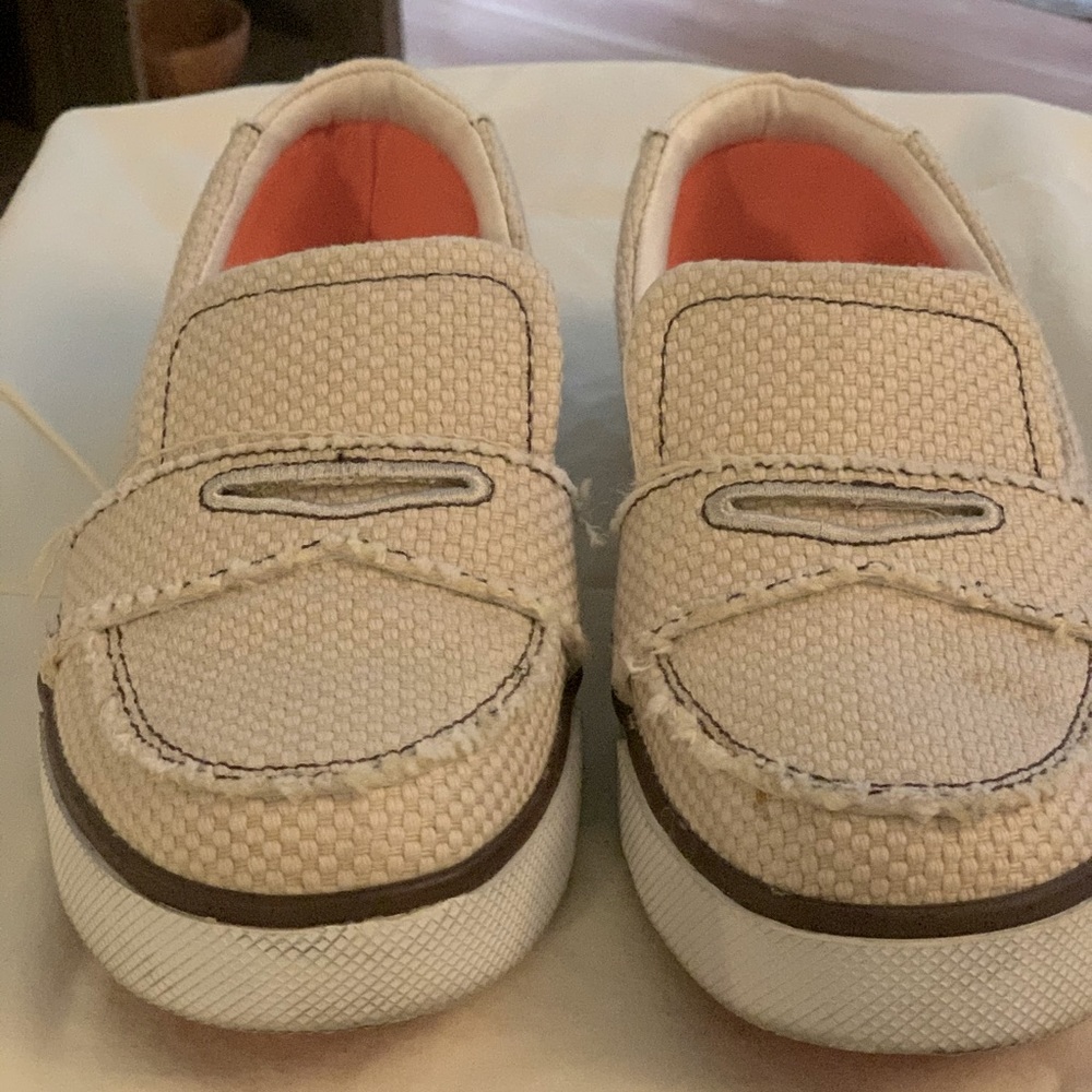 Nike loafer size 9.5 cream